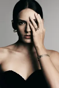 4. Chain Link Mini Platinum Ring thumbnail